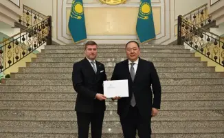 Копии верительных грамот вручены Послом Молдовы в МИД Казахстана