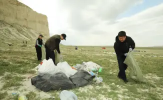 Экологическая акция по уборке природной территории в Мангистау: жители призваны к сохранению чистоты