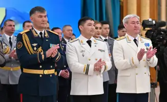Звёзды на небосводе героизма: сотрудники МЧС Казахстана отмечены госнаградами в Акорде