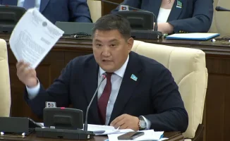Депутат Базарбек обвинил частных судебных исполнителей в масштабных нарушениях: международное внимание к проблемам правосудия в Казахстане