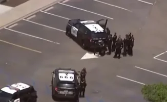 В результате стрельбы в мечети в Сан-Диего, штат Калифорния, погибли пять человек, включая троих мужчин. Два подозреваемых также были найдены мертвыми. Инцидент произошел в исламском центре, что вызывает обеспокоенность по поводу безопасности и насилия в 