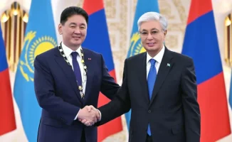 Токаев вручил орден 'Алтын Қыран' президенту Монголии Ухнаагийна Хурэлсуху