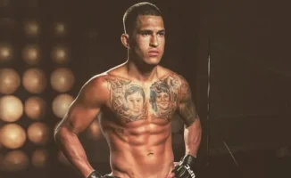 Экс-чемпион UFC Энтони Петтис отменяет бой в Казахстане: детали в соцсетях