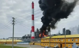 Атака дронов на НПЗ в Татарстане усугубляет топливный кризис в России