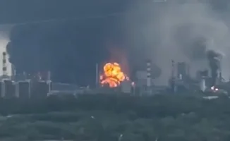 Дроны атакуют Москву: НПЗ в огне и ограничения в аэропортах