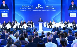 Президент подчеркивает важность сохранения исторической правды о войне на международном форуме, что может укрепить национальную идентичность и международные связи Казахстана.