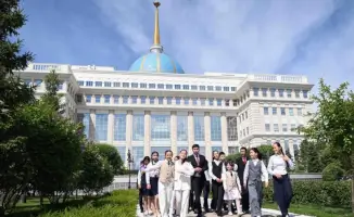 Экскурсия в Акорду: школьники Казахстана получили уникальную возможность узнать о государственной власти и её функциях